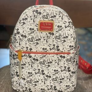 Lounge fly Mickey Mouse backpack